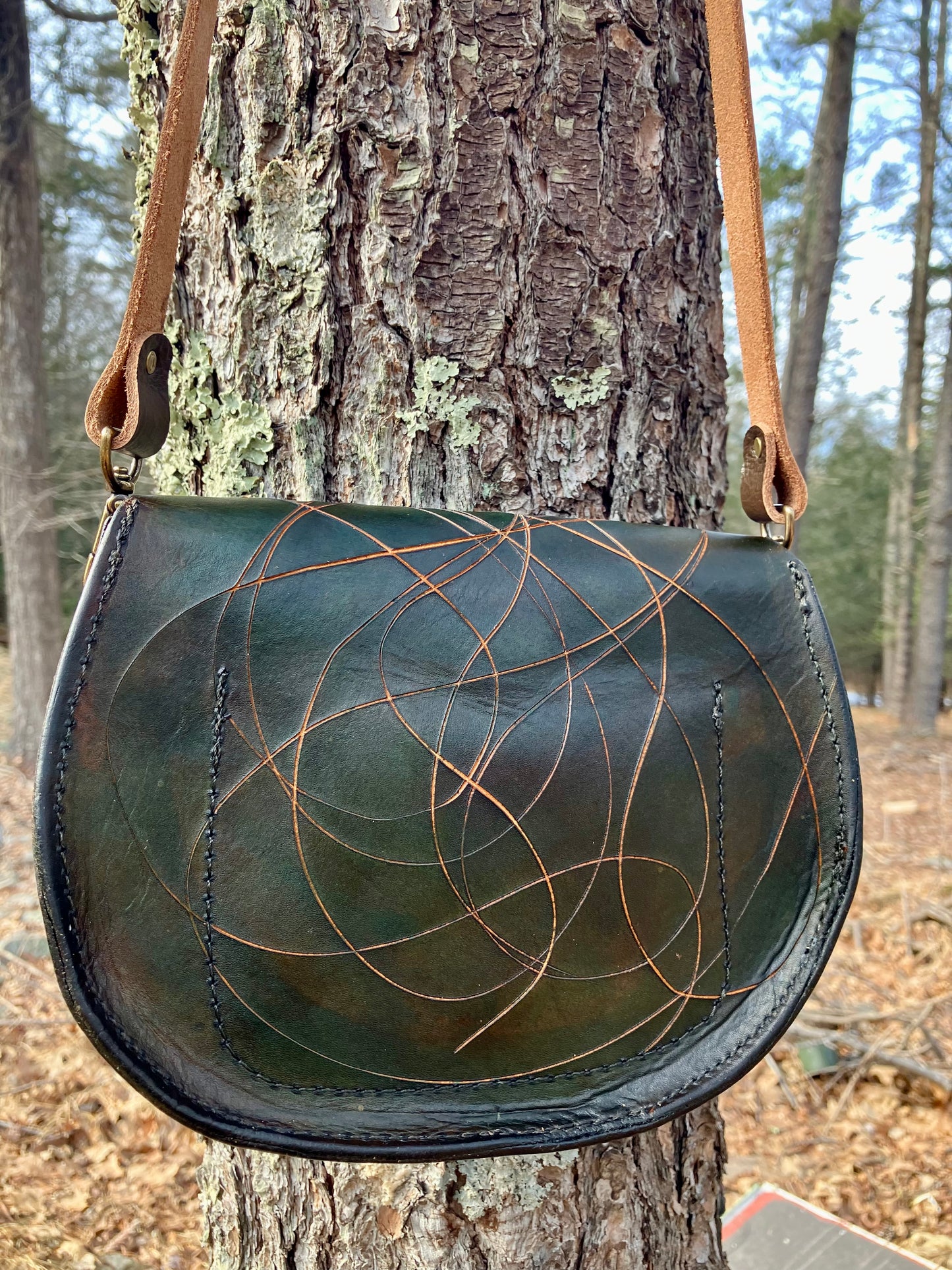 the sarah crossbody in green/brown swirl cut