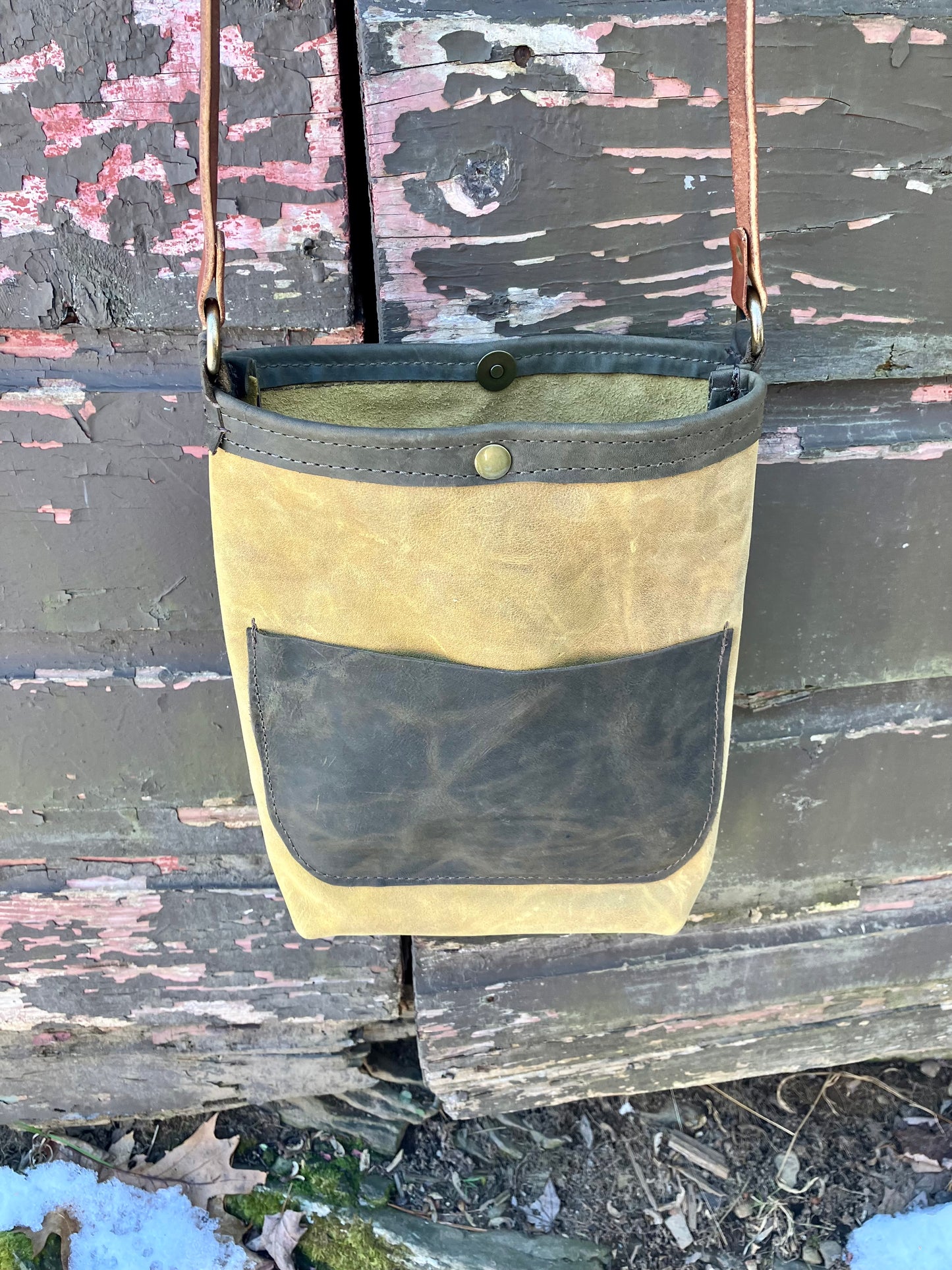 bucket bag in mustard, green, brown