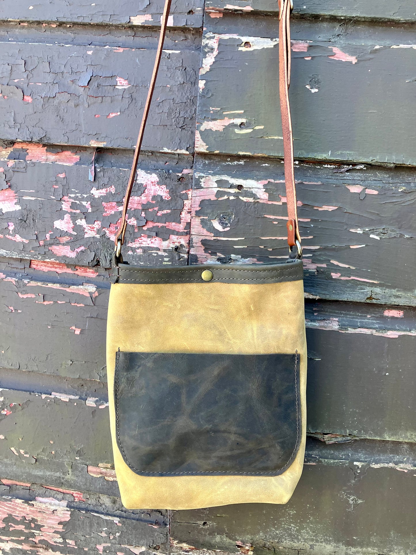 bucket bag in mustard, green, brown