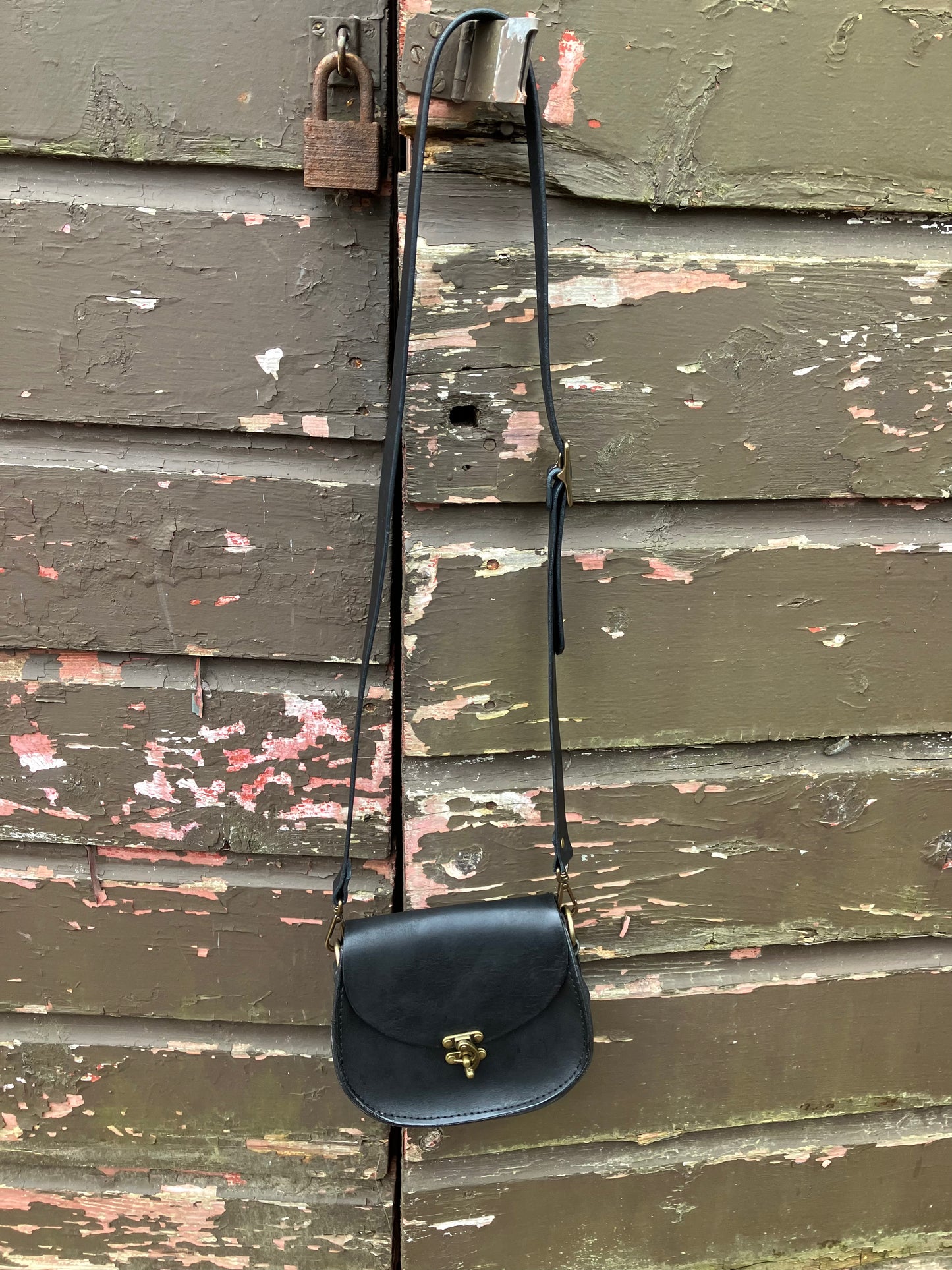 the pj hybrid crossbody belt/bag in black