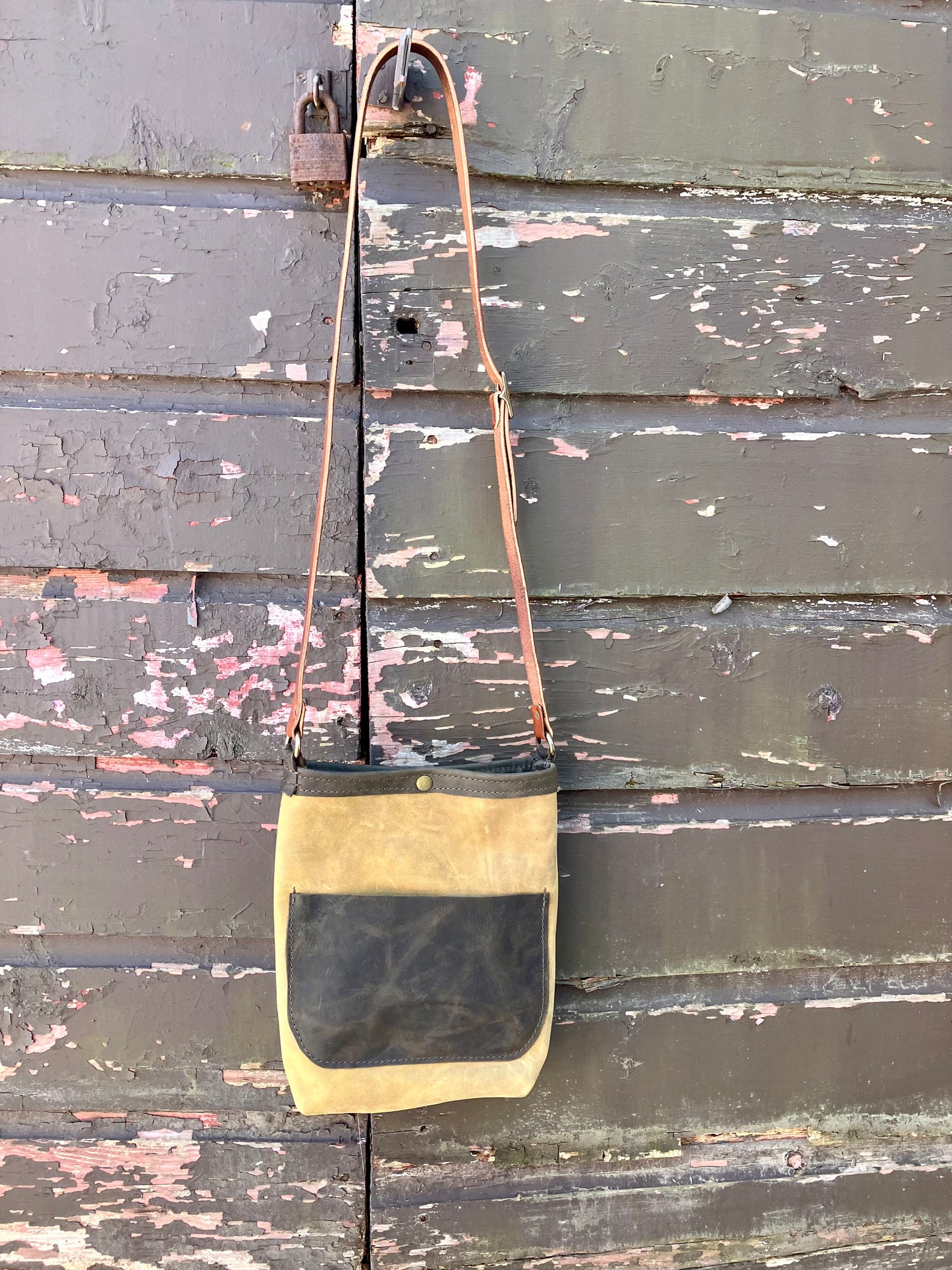 bucket bag in mustard, green, brown