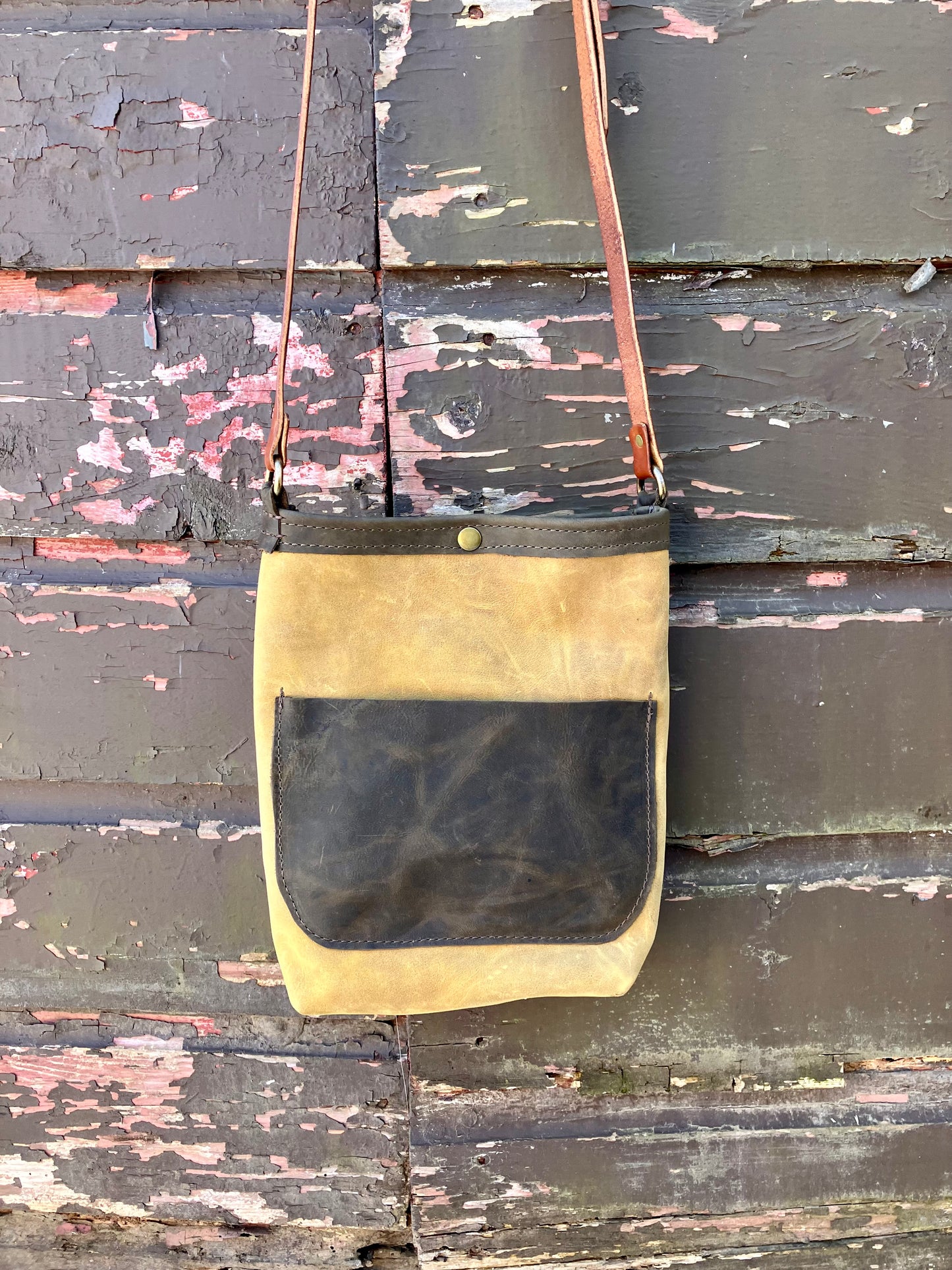 bucket bag in mustard, green, brown