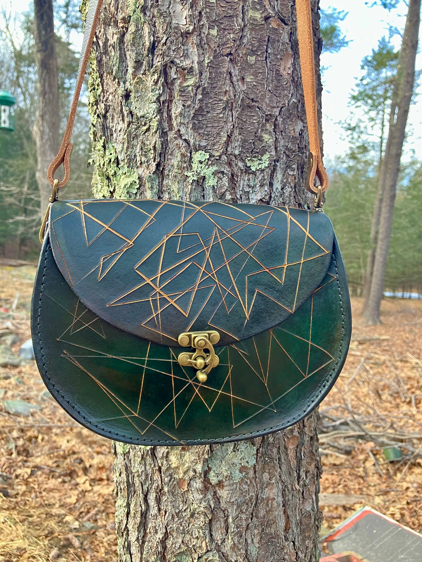 the sarah crossbody in green/brown cut