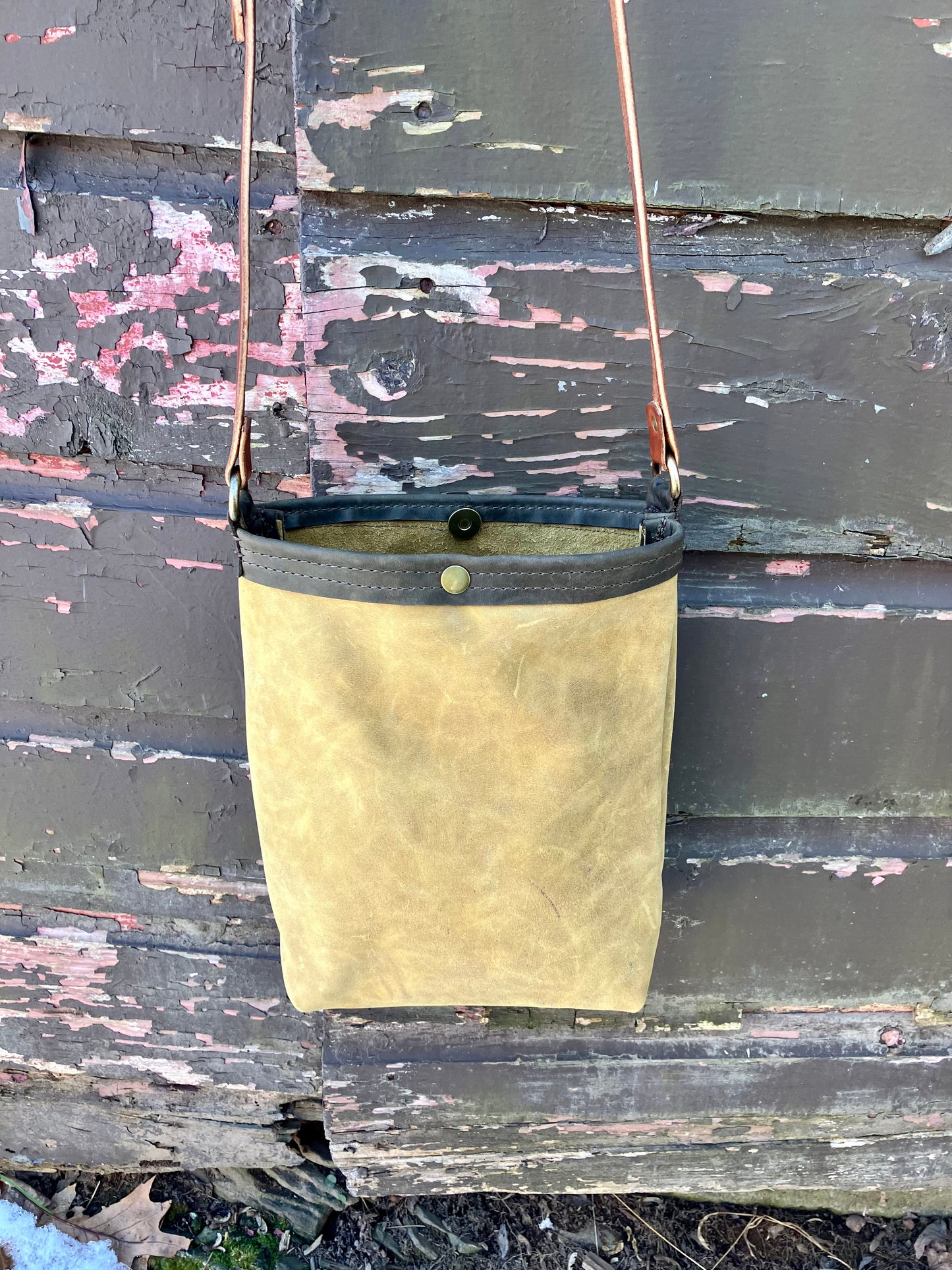 bucket bag in mustard, green, brown