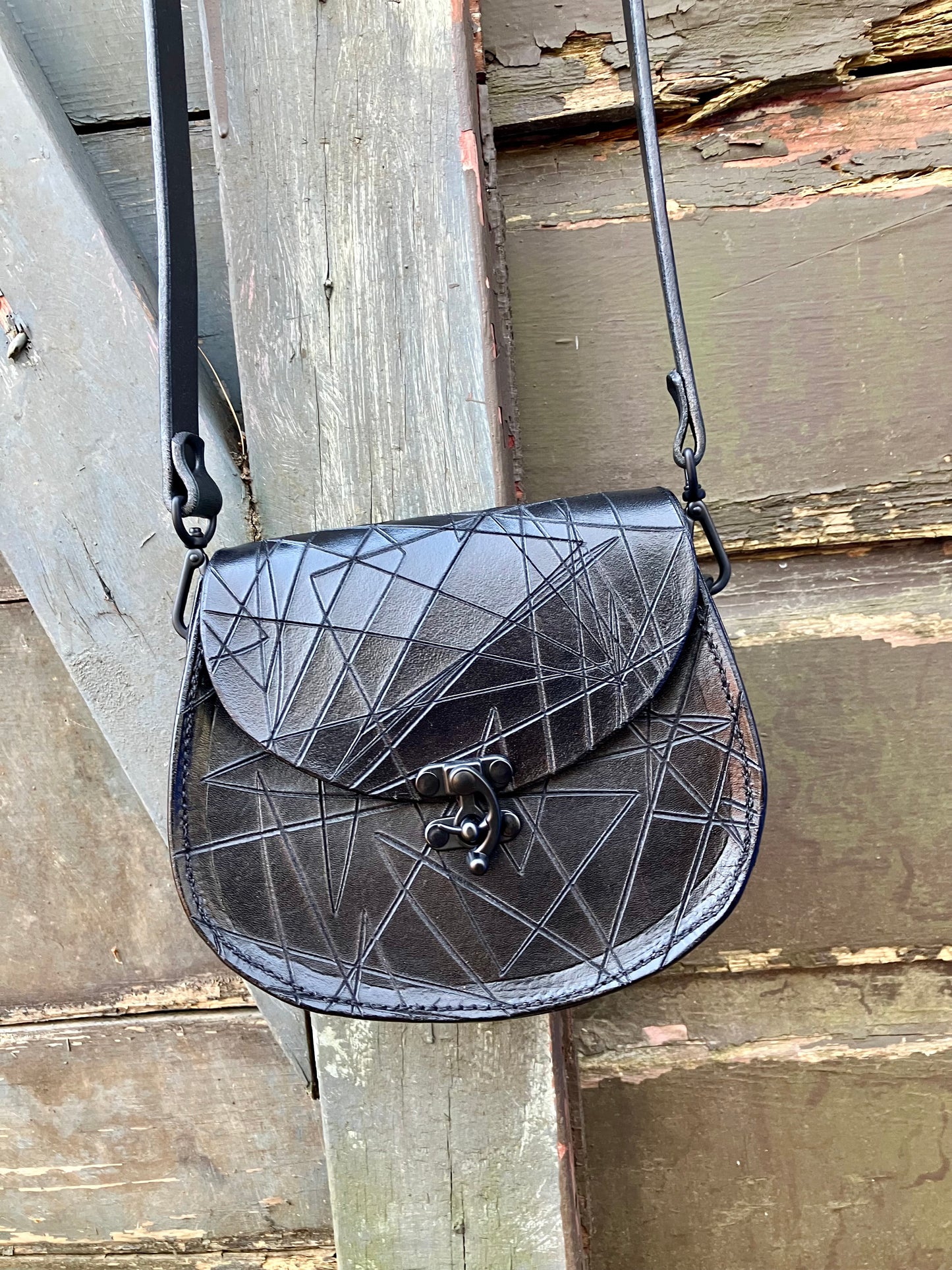 pj crossbody bag in black cut