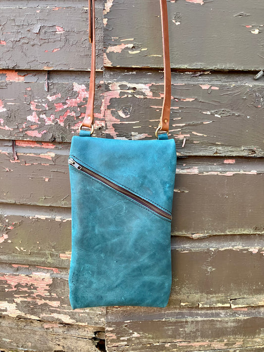 crossbody with zipper in turquoise