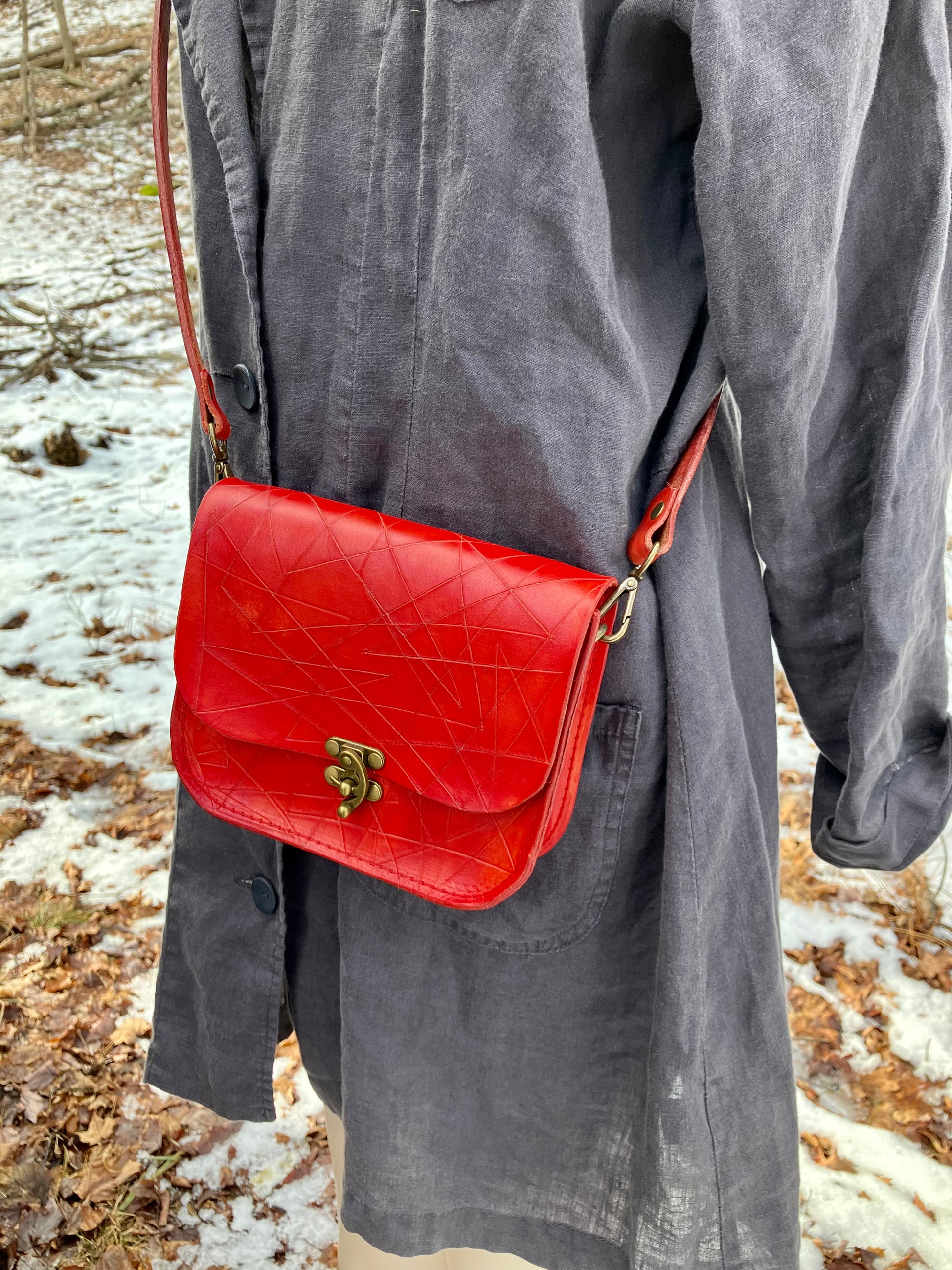 crossbody/belt bag hybrid, The Allyson, red slash leather – Wilder
